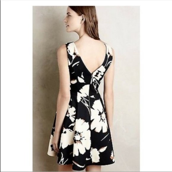 Anthropologie Maeve Amory floral motif dress.  SZ 0 - Picture 2 of 4